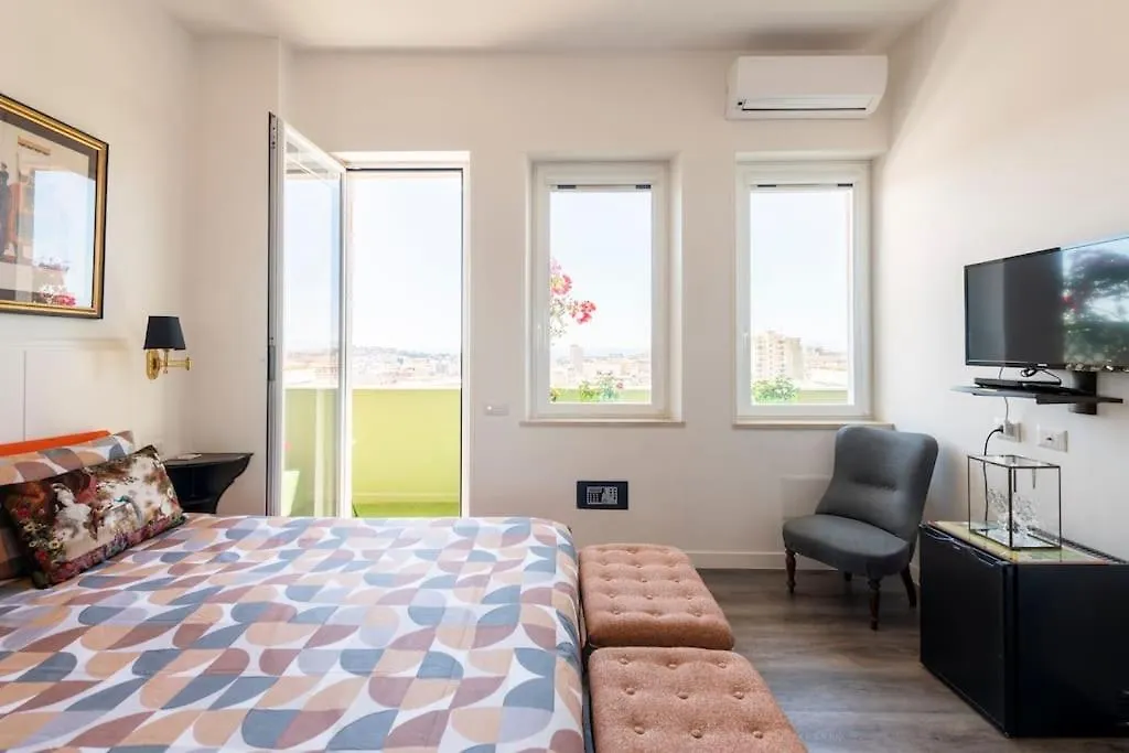 Eleventh Floor Suites Кальяри